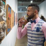 The Art Gallery Ploy: Picking Up Wealthy Women With A Juice Box